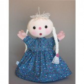 Kislány kesztyűbáb